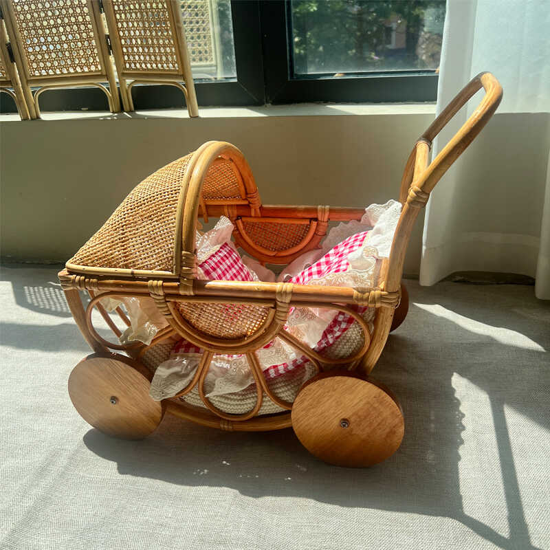 Geweven rotan kinderwagen Vint - Baby Nursery Plants recensie en prijs